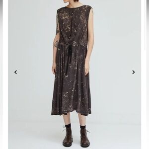 Pas de Calais sleeveless 100% silk dress